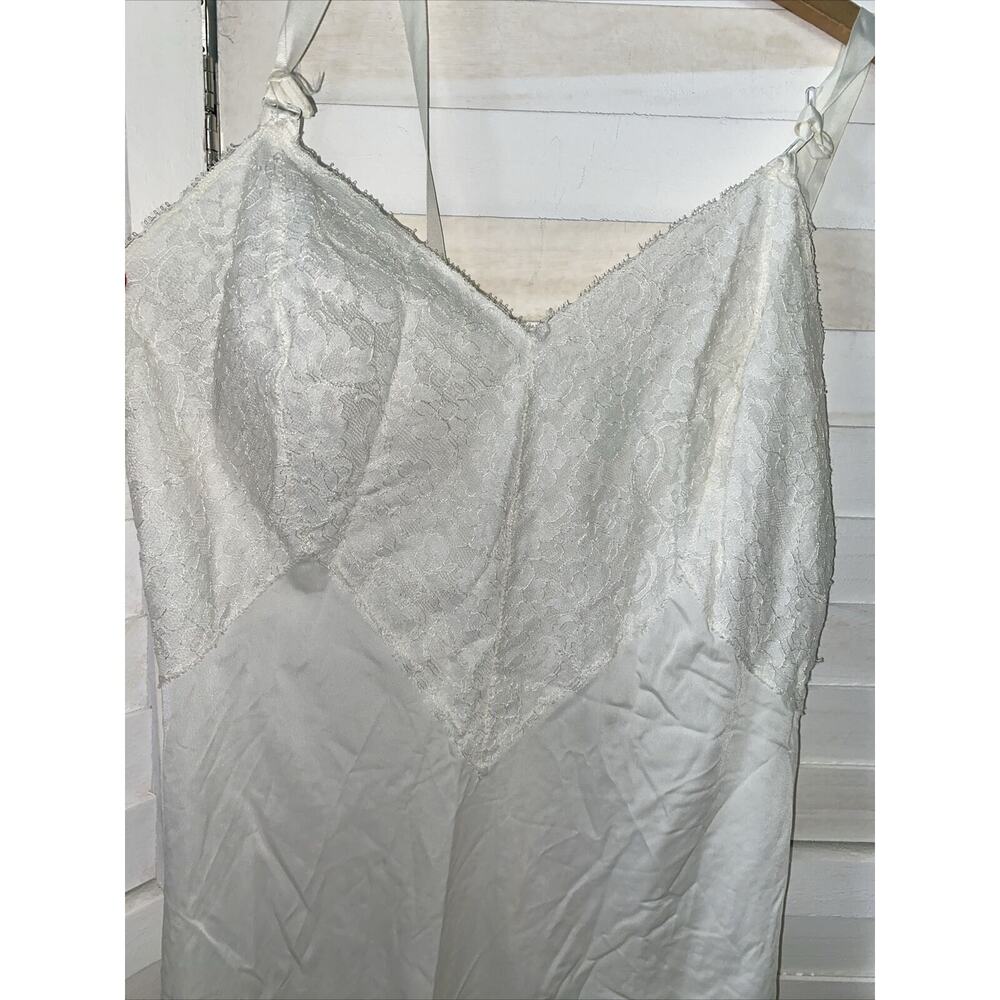 Vintage White Full Dress Slip Nightgown White 5" Lace Hem Sz Small / 34 - Picture 2 of 10